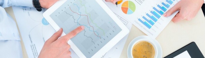 אנשי עסקים בפגישה הנוגעת לגיוס הלוואות לעסקים