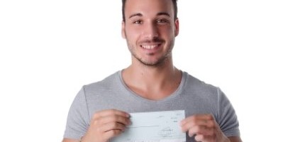 בעל עסק מחזיק צ'ק שקיבל כהלוואה